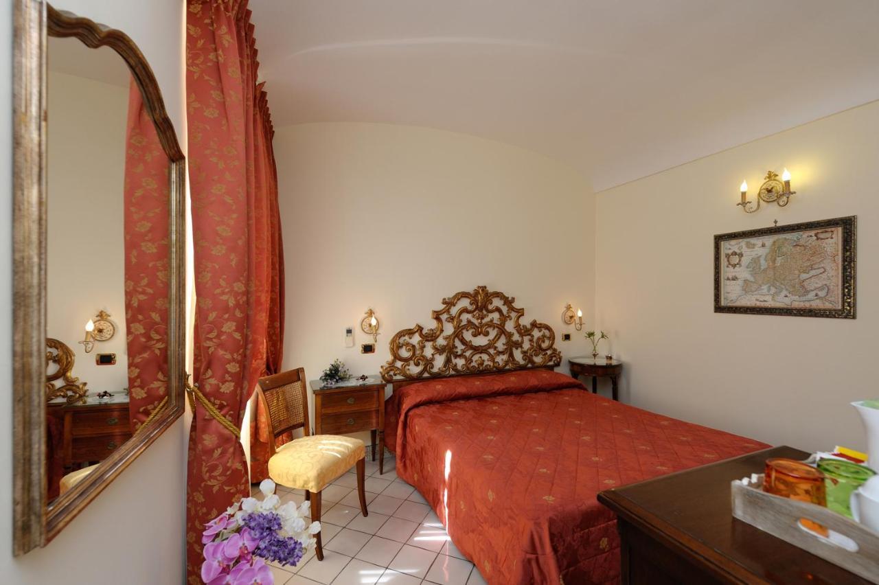 Amalfi Old Square Room & Apartments Exterior photo